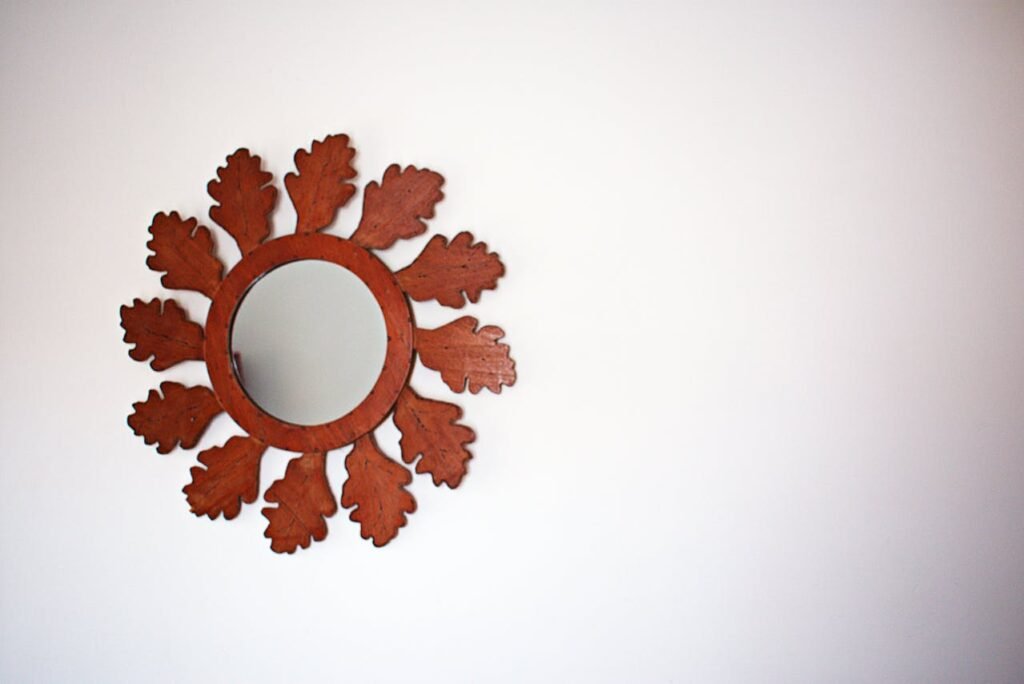 different type of mirror frame 